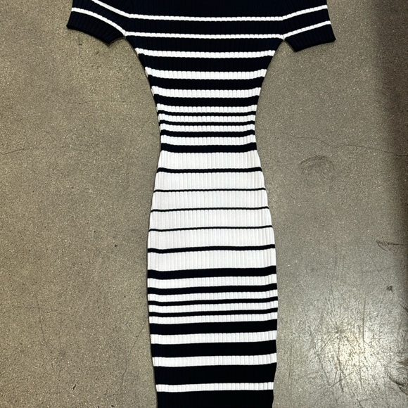 SHORT SLEEVE STRIPE MINI DRESS - 70% RAYON, 30% NYLON - Picture 2 of 2